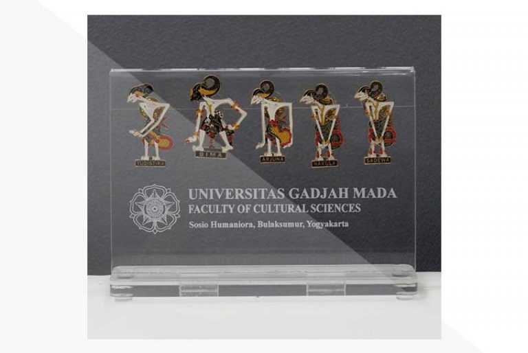 korindo-group-awards-2012-Scholarship-awards-from-Gadjah-Mada-University